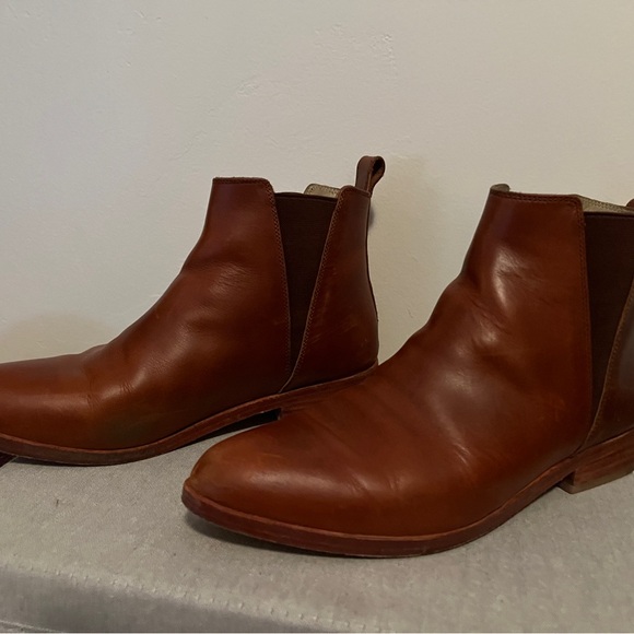 Nisolo Eva Everyday Chelsea Boot - Picture 4 of 7